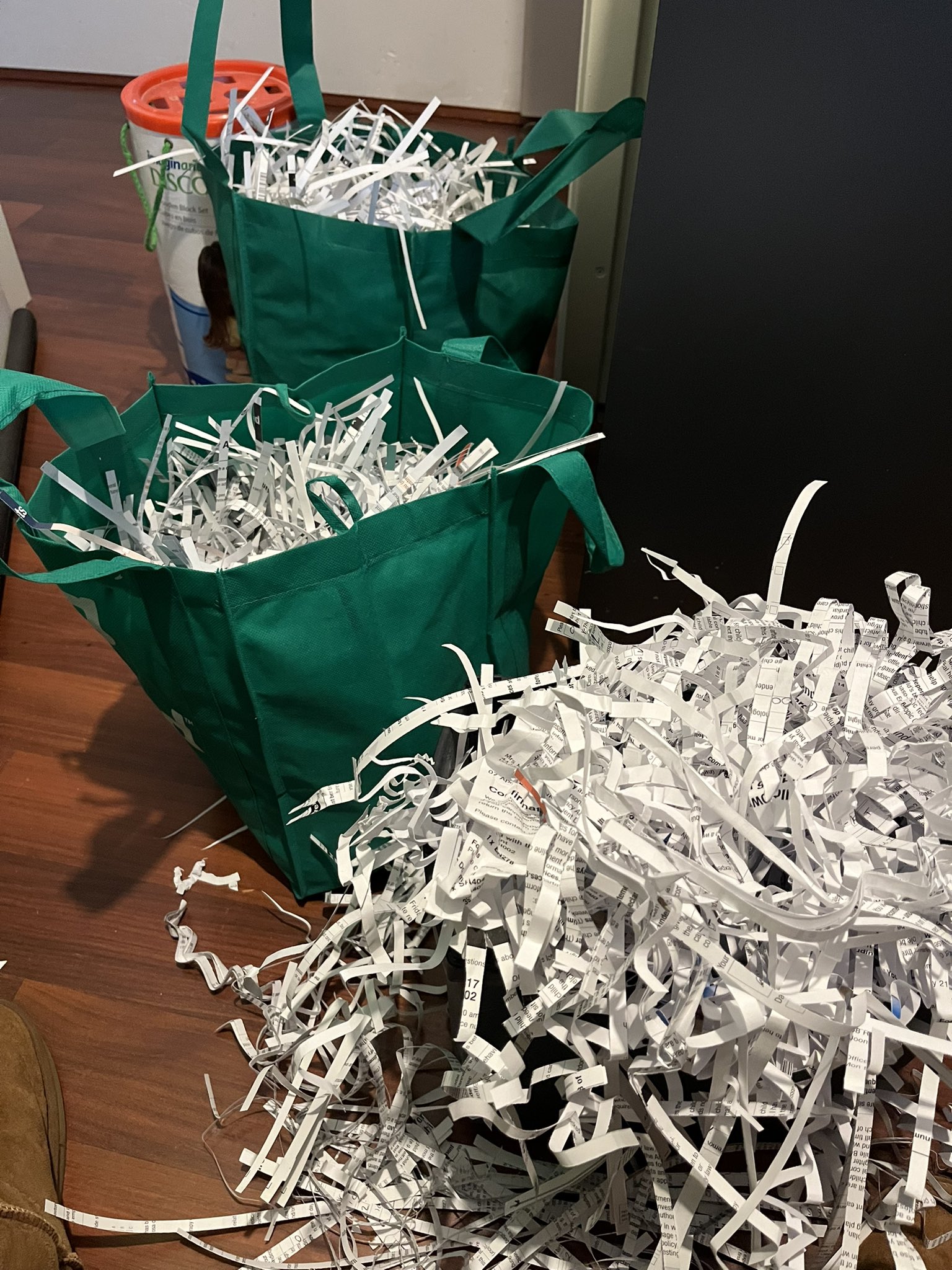TacticalBlueFox on Twitter "Nothing beat a fun day of shredding paper 😂 https//t.co/WN5IdsTA9i