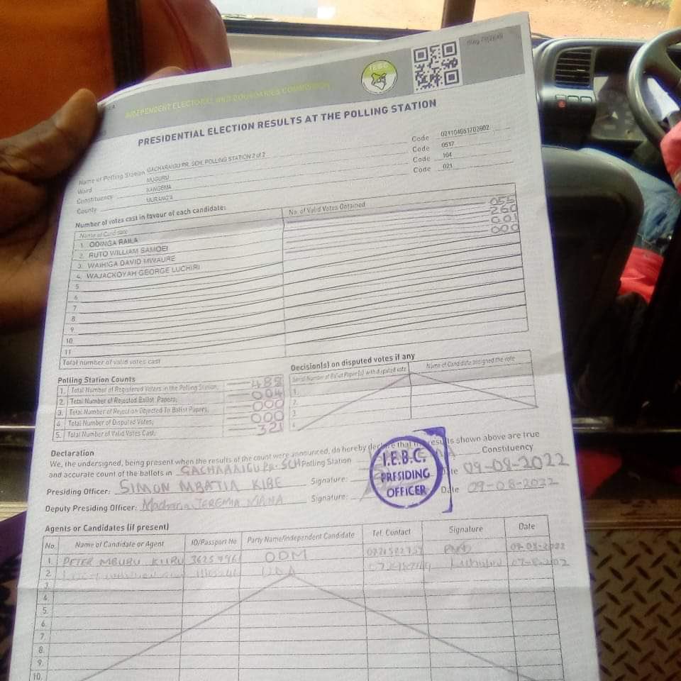 beth_kasinga's tweet photo. Same paper same serial 

First frame a paper underneath with IEBC stamp https://t.co/YNwJtc9Ftj