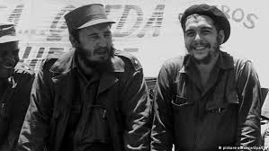 Las vidas de los grandes hombres nos recuerdan que podemos hacer nuestras vidas sublimes, y al partir, dejar huellas en las arenas del tiempo🇨🇺❤️
#FidelPorSiempre