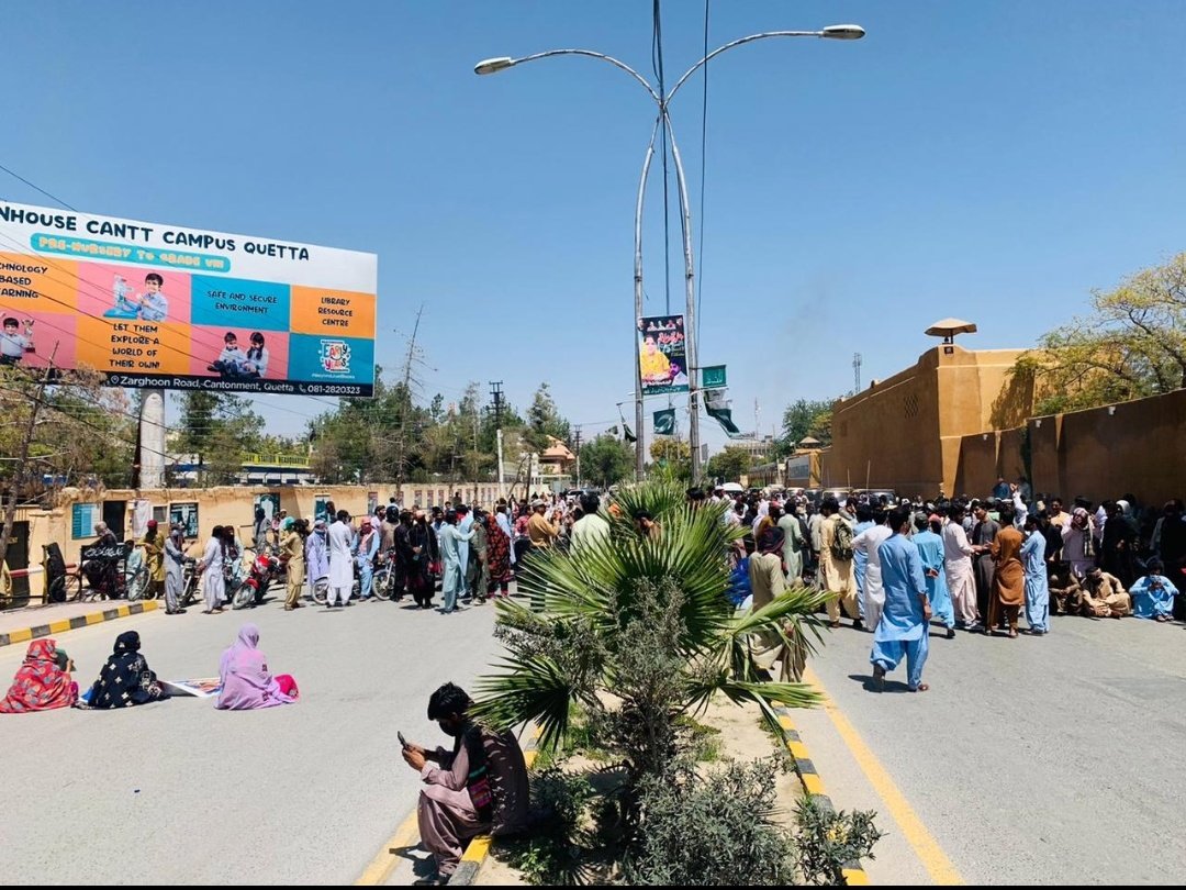 MahrangBaloch_'s tweet photo. It’s 44 Day of Quetta Sit-In Protest!

The protesters blocked the main roads of quetta for the release of their beloved ones, but the incompetent state institutions r not able to address this grave issue.
Does any Rule of Law exist in this state? 

#EndEnforcedDissapearances https://t.co/4wnayh9g0k