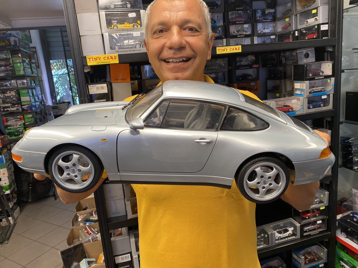 cars_tiny's tweet photo. I ❤️ Porsche #tinycars #porsche #models #scale18 #scalemodels https://t.co/FtPTYbAMBu
