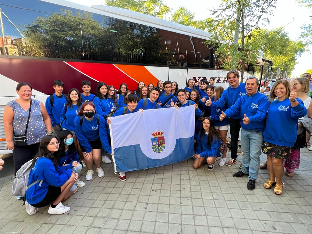 AytoFuenlabrada's tweet photo. ℹ Arrancan los primeros viajes del programa #FuenEnglish que permitirá a más de 500 jóvenes de Fuenlabrada ir al extranjero a aprender inglés
https://t.co/cChiAuXpqo https://t.co/PgJ1e2RQBo