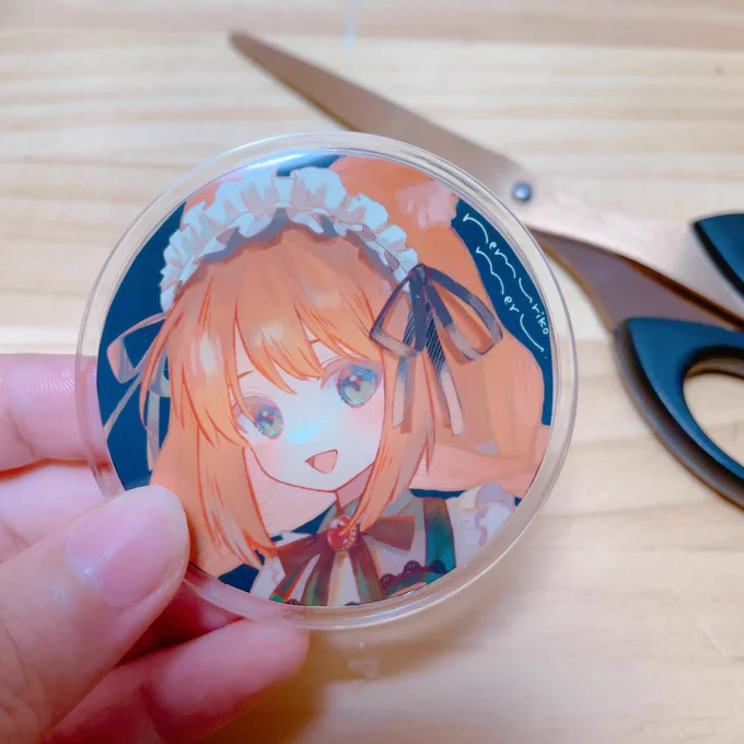 人は名前よりアイコンで覚えられてるはずと思っているのでアイコンバッチ作りました当日これつけてる眼鏡の人が眠木です#眠木めるのおたより 