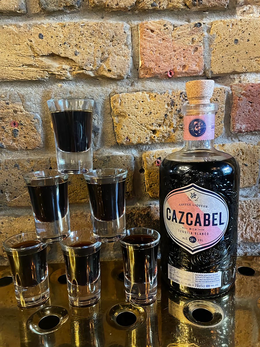 ThamesideInn's tweet photo. Weekend calls for coffee  @CazcabelTequila  🙌🏻🥃
This sweet hit of luxury coffee to the spirit is a perfect way to enjoy a night out with friends 🙌🏻
Will you be stopping by this weekend ? 
#thamesideinn #nicholsonspubs #coffeetequila #weekend #outout #londonbridge #diageo https://t.co/GqEmj6cz5L