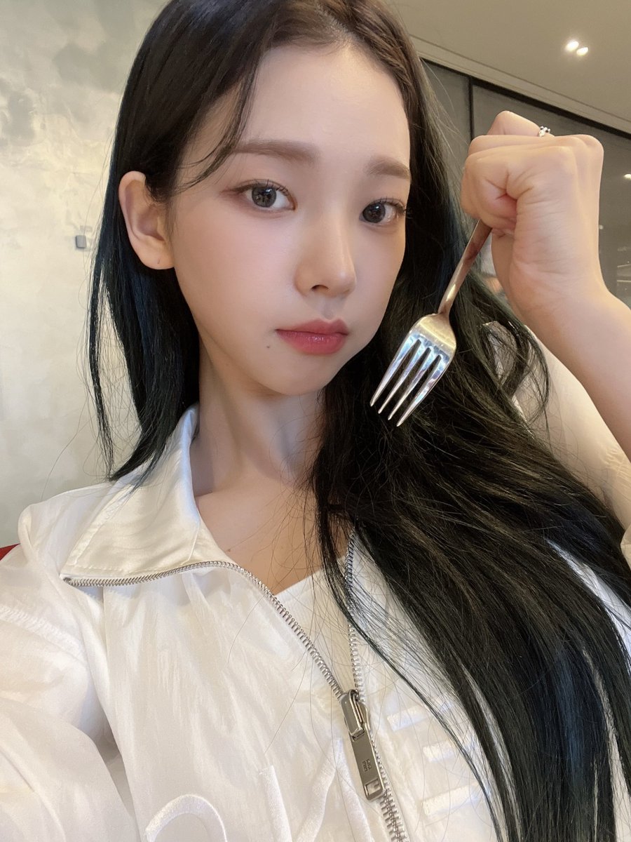 sonelena08's tweet photo. Sıfata bak,yerim ki.🥺💝 https://t.co/0Ni54kpN92
