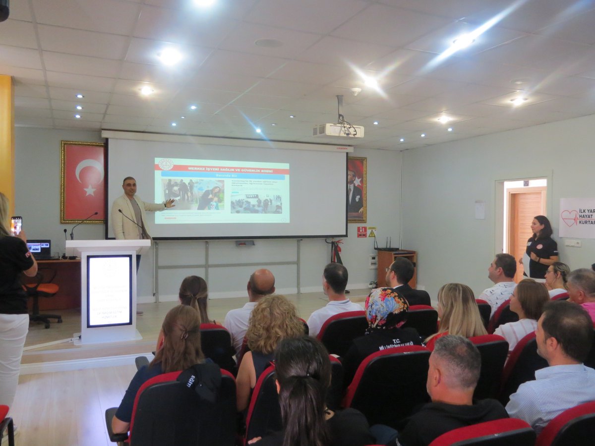 81 ilden 82 mesul müdürün katılımı ile 5 gün sürecek olan "İlk Yardım Eğitim Merkezlerinin Kapasitesinin Geliştirilmesi Ve İlk Yardım Eğitim Kalitesinin Arttırılması Semineri" Mersin Hizmetiçi Eğitim Enstitüsü ve Akşam Sanat Okulunda gerçekleştirilmektedir. <a href="/tcmeb/">Millî Eğitim Bakanlığı</a> <a href="/OzilLevent/">Dr. Levent Özil🇹🇷🇹🇷🇹🇷</a>