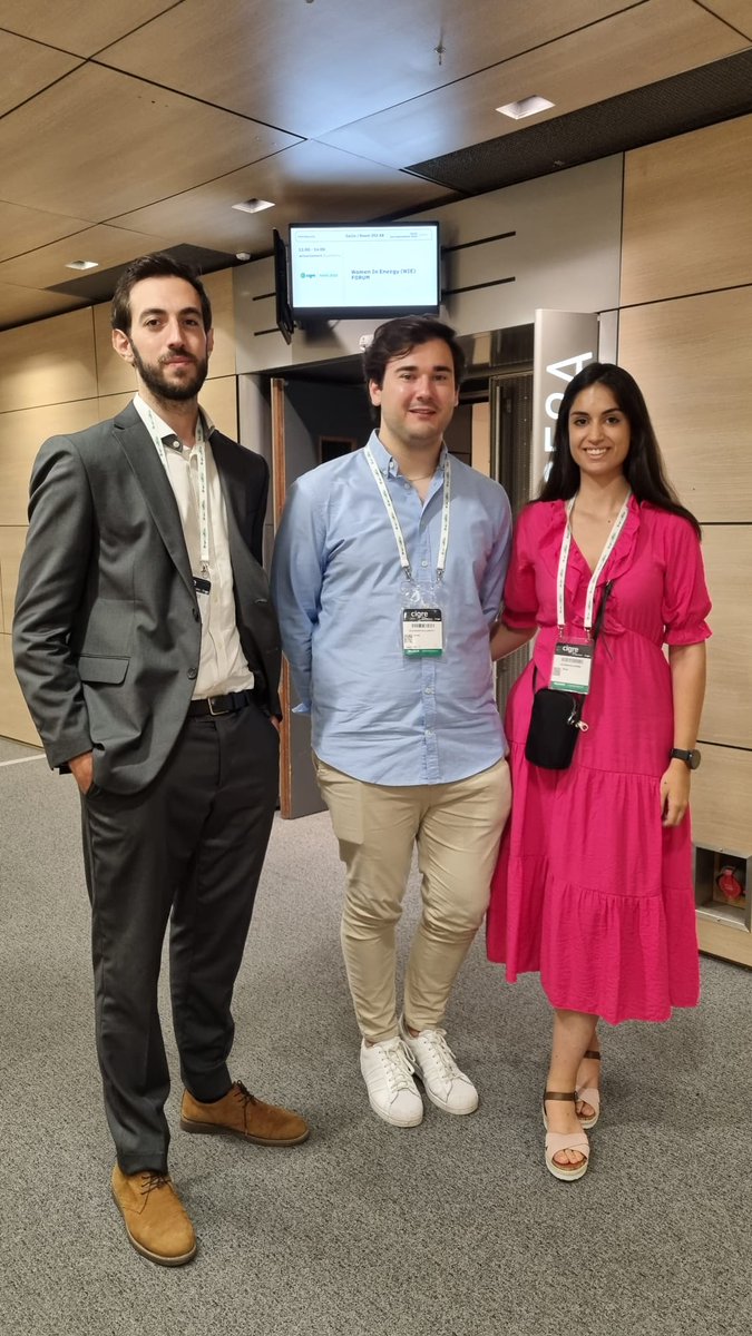Buenos días a todos! Ayer Ana Simarro <a href="/uclm_es/">Universidad de Castilla-La Mancha</a> ,Pedro Quintanilla <a href="/unican/">Universidad de Cantabria</a> y Alex Gallareta <a href="/upvehu/">UPV/EHU</a>  se reunieron durante la hora de la comida tras asistir a la NGN session y a la WiE session  #cigre #cigresession2022 #Paris2022 <a href="/CIGREWorld/">CIGRE</a>