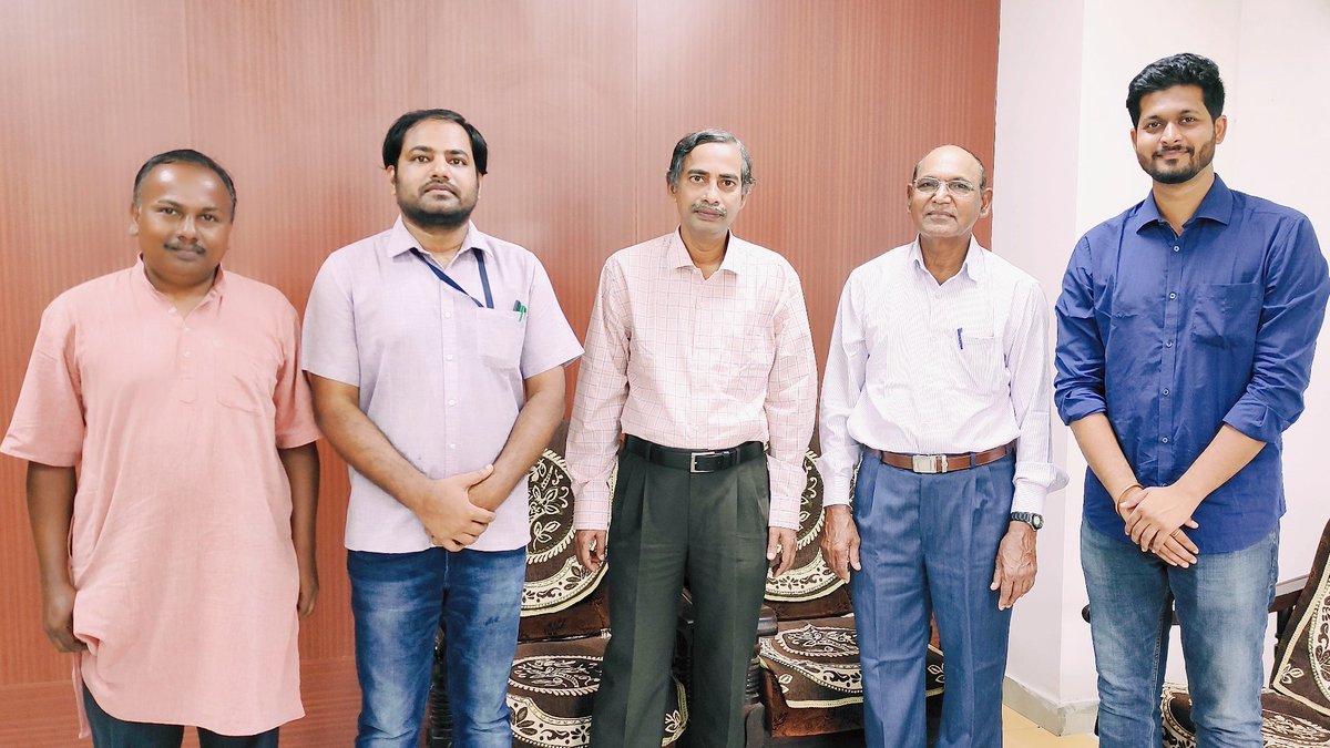 ProjectMeghdoot's tweet photo. Recently Team #ProjectMeghdoot interviewed former and current directors of Meteorological Centre of @Indiametdept at #Bhopal. It was very informative discussion with Dr Dubey, Dr Balsubramanian & Dr Ved Prakash about Monsoon in #MadhyaPradesh https://t.co/qPVmNDr18M