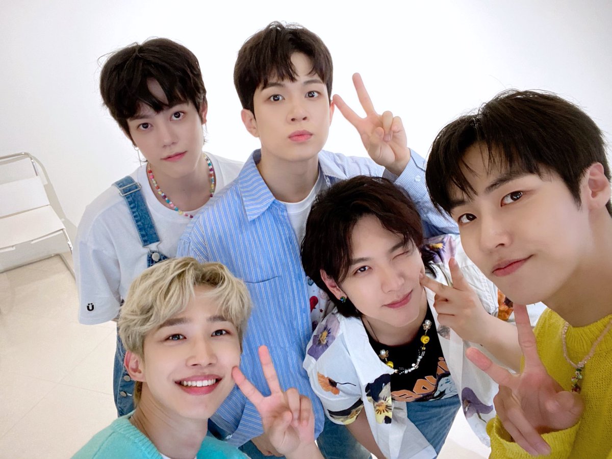 NflyingBE's tweet photo. [🐦] 02.09.2022 | TWITTER | NFlyingofficial 

-> Ventes de tickets pour les concerts : 

🇧🇪 Concert 2022 N.Flying ‘&amp;CON2’ à Busan &amp; Daegu

Busan 25.09.2022 ⚡ https://t.co/RkxdxFd16o
Daegu 01-02.10.2022  ⚡ https://t.co/soQaV7kfgM

#NFlying #&amp;Con2 

——
Trad : NFlying Belgique https://t.co/3VZsfLQV9F