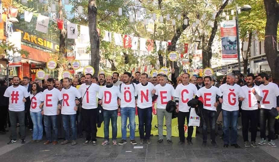 Aman başıma bir şey gelmesin, aman bir yere sürgün edilmeyeyim, aman idareye ters düşmeyelim, aman  hükümetten biri sayesinde daha iyi bir tayin ya da bir idarecilik olursa deyme keyfime diye diye hükümetle kolkola olan sarı sendikaya üye olursak sonuçları da kaçınılmaz oluyor...