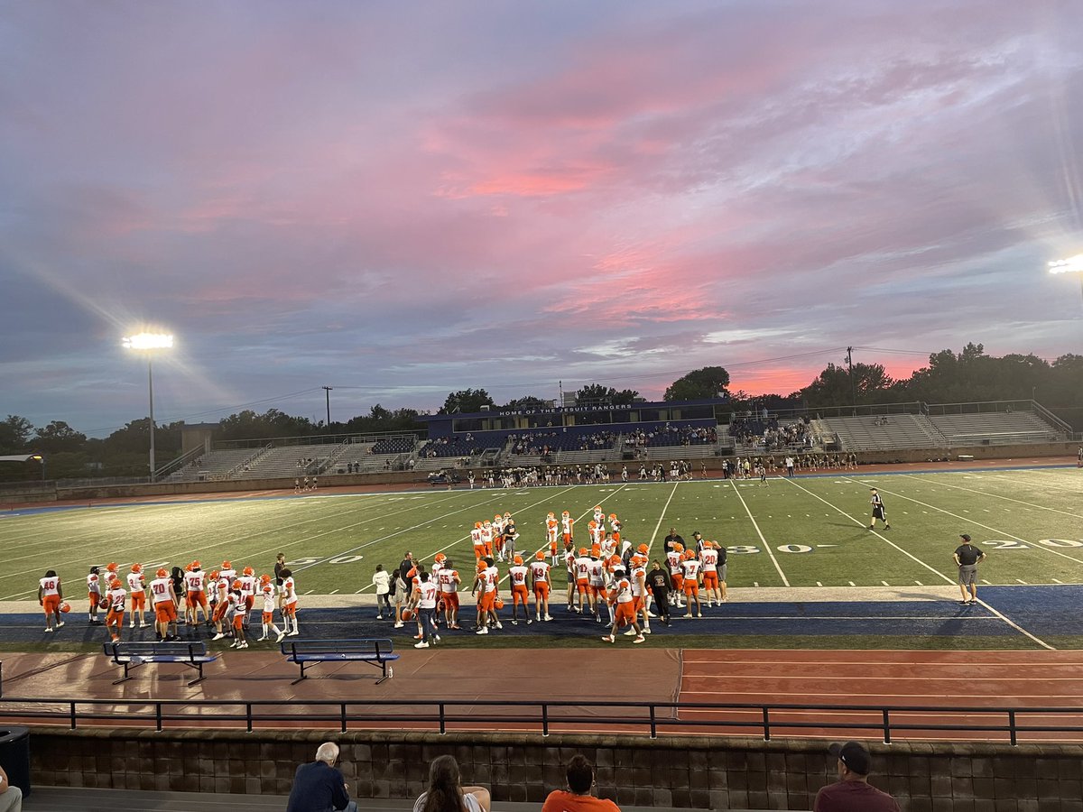 crissymlee's tweet photo. JV game last night. #RockwallFootball #JFND https://t.co/QU8qJQE4d9