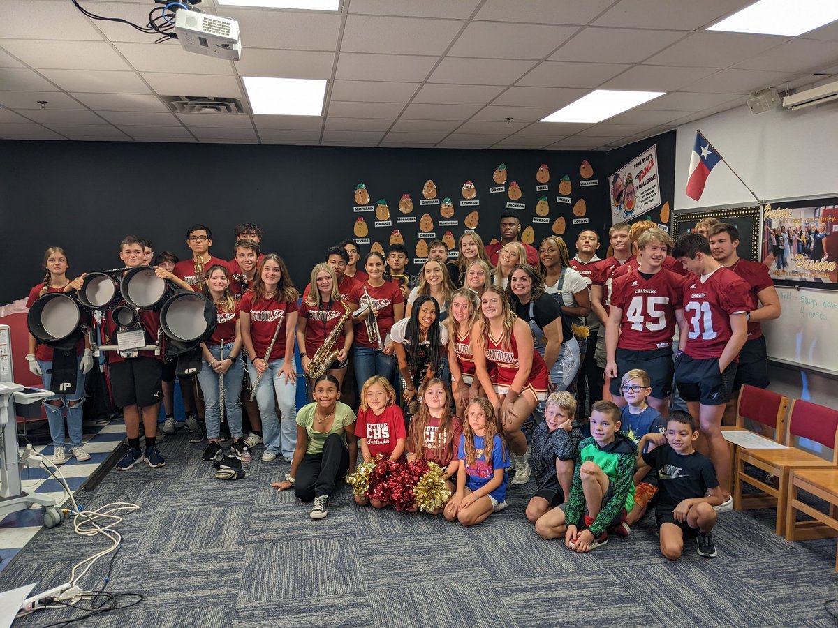 CHSChargerFB's tweet photo. The Chargers were out in force this morning with our friends @LoneStarElem. What a great time at a special place! 
#ChargerNation
@KISDAthletics @KellerCentralHS @KC_Band @ChargerVB @CHS_Cheer16 @CoachKilcoyne @ladykilcoyne @SteveHurst75 https://t.co/SNEZmAxFe4