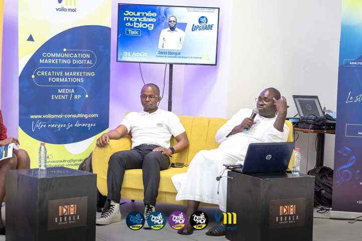 EtienneTalla1's tweet image. Journée Mondiale du Blog à Douala avec @AtomeBlogueur. Bravo pour ce que tu dégages comme puissance. C&apos;est du grand art que tu fais. C&apos;est du Tallartistik. 🖼️

@BloggersCM l&apos;association des Blogueurs Du Cameroun y était. 👌🏿

#BlogDay2022
 #ABCBlogDay
#ABCCARE