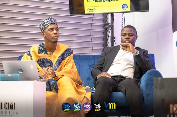 EtienneTalla1's tweet image. Journée Mondiale du Blog à Douala avec @AtomeBlogueur. Bravo pour ce que tu dégages comme puissance. C&apos;est du grand art que tu fais. C&apos;est du Tallartistik. 🖼️

@BloggersCM l&apos;association des Blogueurs Du Cameroun y était. 👌🏿

#BlogDay2022
 #ABCBlogDay
#ABCCARE