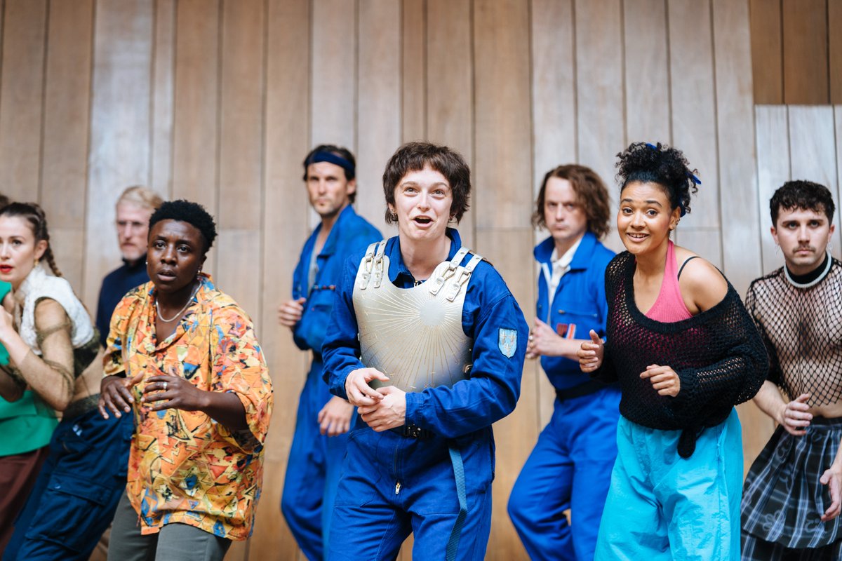 'I was so brave. Why not I? Why not Joan? Joan the warrior?'

I, Joan has officially opened in our wooden 'O', and we can't get over how sensationally fierce the Company look. 

#WeAreJoan 🔥💜
📸 Helen Murray