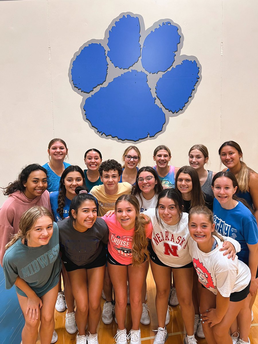 IT’S GAME DAY! 

Starting off the day with an early morning practice. We are so excited to cheer on the Bearcats today!📣

Game starts at 7pm, see you there!

Be there early to see our very first pregame performance with <a href="/CatzKhs/">KHS Dance Catz</a> and <a href="/bearcatbands/">Kearney High Band</a>