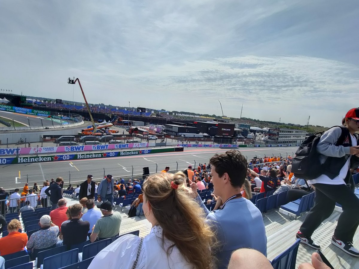 RonaldOosterloo's tweet photo. Vandaag een dagje #Formula1 #Zandvoort https://t.co/F0Qwlkbz2X