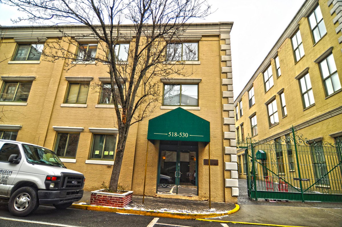 RNElite's tweet photo. Check out our #listing in #Weehawken #NJ  #realestate #realtor https://t.co/eqKNBq83YX https://t.co/A3e0220Xn6