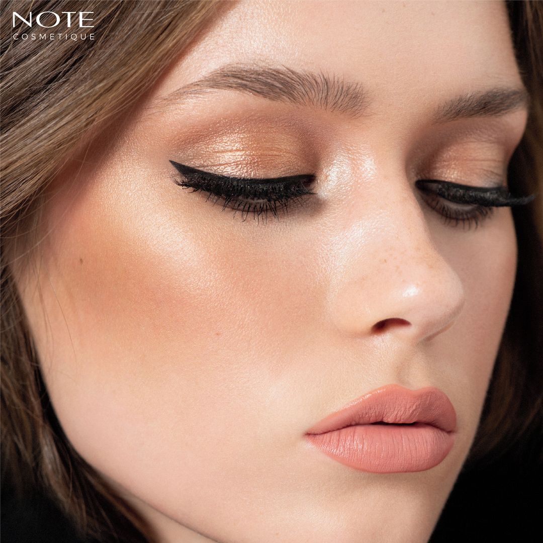 Cálido y sobrio. Luce el maquillaje que prefieras.⁣ 🤩

¿Ya probaste Note?⁣ 💄

#notecosmetique #makeup #maquillaje #Venezuela