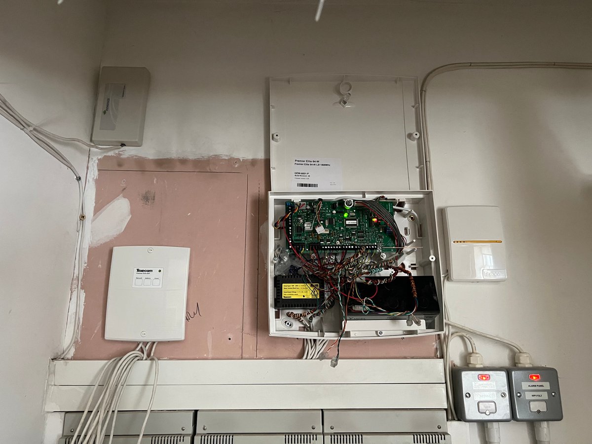 BBASSecureU's tweet image. Don't you just love when a plan comes together. We are still in our 2nd phase of this Intruder Alarm installation... but who doesn't adore a @TexecomLtd installation. #BBAS #Installation #WorkInProgress #Intruder #Safety #Alarm #CapturePIR #DiamondWhite #Smartcom