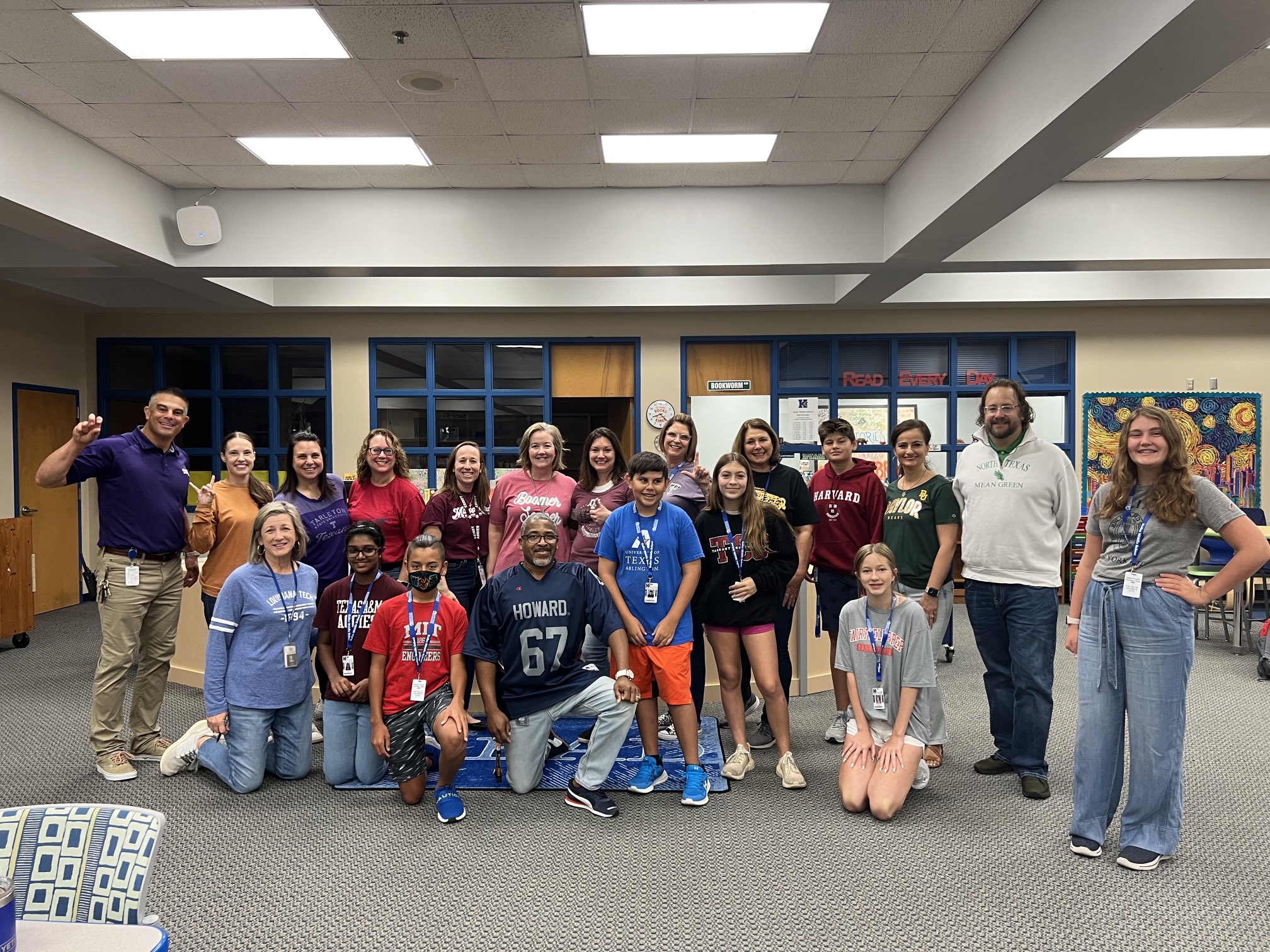 the-keller-middle-school-on-twitter-kisdcollegecolors-wecommand