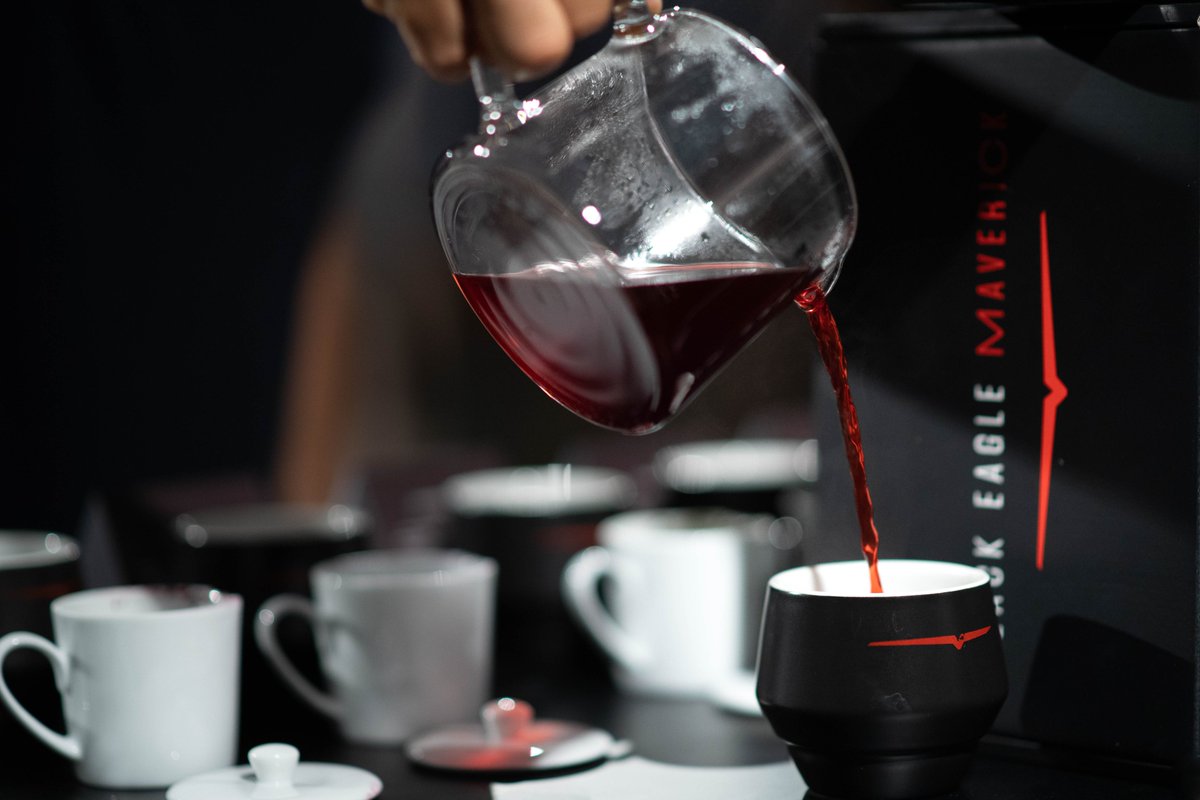 victoriaarduino's tweet photo. #BlackEagleMaverick has started a real revolution with #PureBrew technology.
With #PureBrewTea we have further expanded the #Maverick attitude to a new revolutionary method of tea extraction from an espresso coffee machine.
#VictoriaArduino https://t.co/jjuflN7TEM