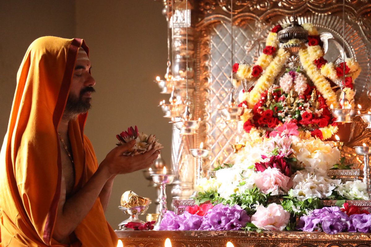 ShankaraPeetha's tweet photo. ಗುರುಕುಲ~ಚಾತುರ್ಮಾಸ್ಯ - ದಿನ 52

02-09-2022

(ದಿನವಿಶೇಷ:

*ಗಣ್ಯಾಶೀರ್ವಾದ: ಸುಧಾಕರ್ ಜಿ - ಹಿಂದೂ ಸೇವಾ ಪ್ರತಿಷ್ಠಾನದ ರಾಜ್ಯ ಸಂಚಾಲಕರು

*ಯಕ್��ಗಾನ ಗಾನ ವೈಭವ)

#Gurukula_Chaturmasya
#ಗುರುಕುಲ_ಚಾತುರ್ಮಾಸ್ಯ https://t.co/eZrXISE3O7