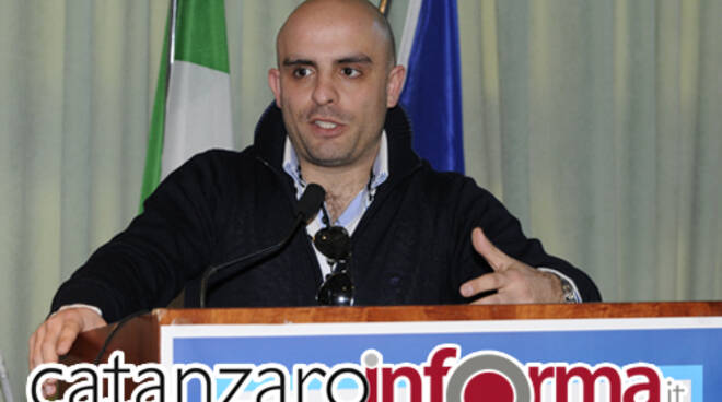 Catanzaroinforma.it  Il south working per contrastare lo sradicamento dal sud ow.ly/HtC7103Yalp