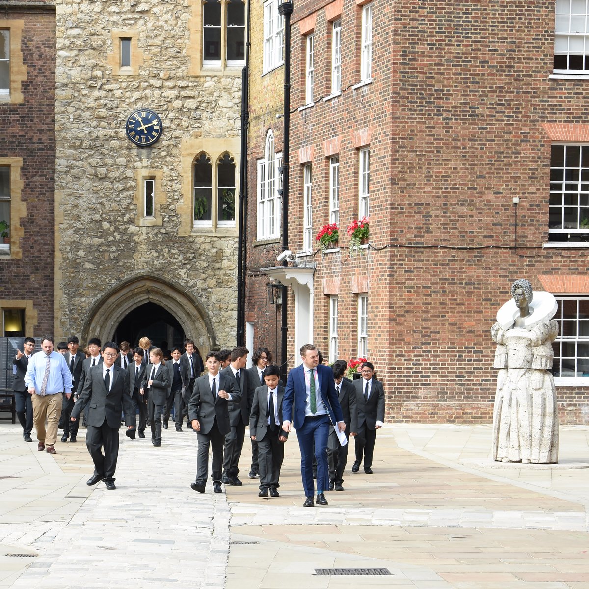 wschool's tweet photo. New beginnings! 

Our new Fifth Form and Sixth Form pupils have set foot in Yard for the first time as Westminsters. https://t.co/0OWB56sUX2