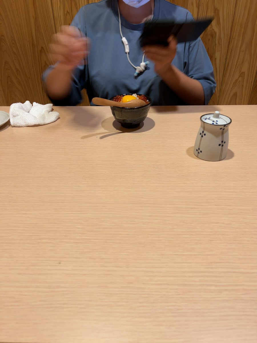 Sakuya_0616's tweet photo. 相方と初飲み！
1枚目は料理を撮る相方を撮ろうとして失敗しました笑
うぇい https://t.co/mumcdh67a4
