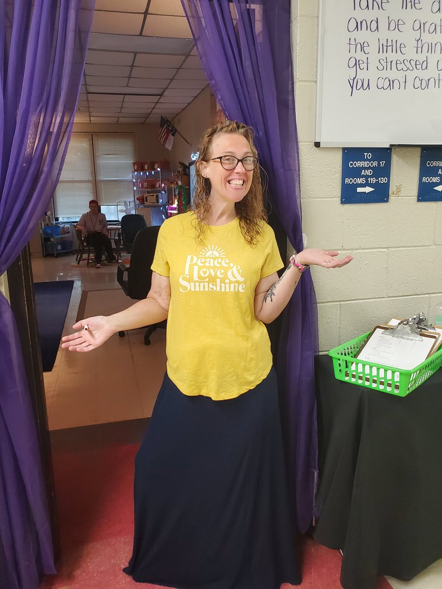 DosesofDula's tweet photo. @MsJSmith3 is always a ray of sunshine!!!  Happy Friday,  Spartans!!!! https://t.co/cdtuhijVq0