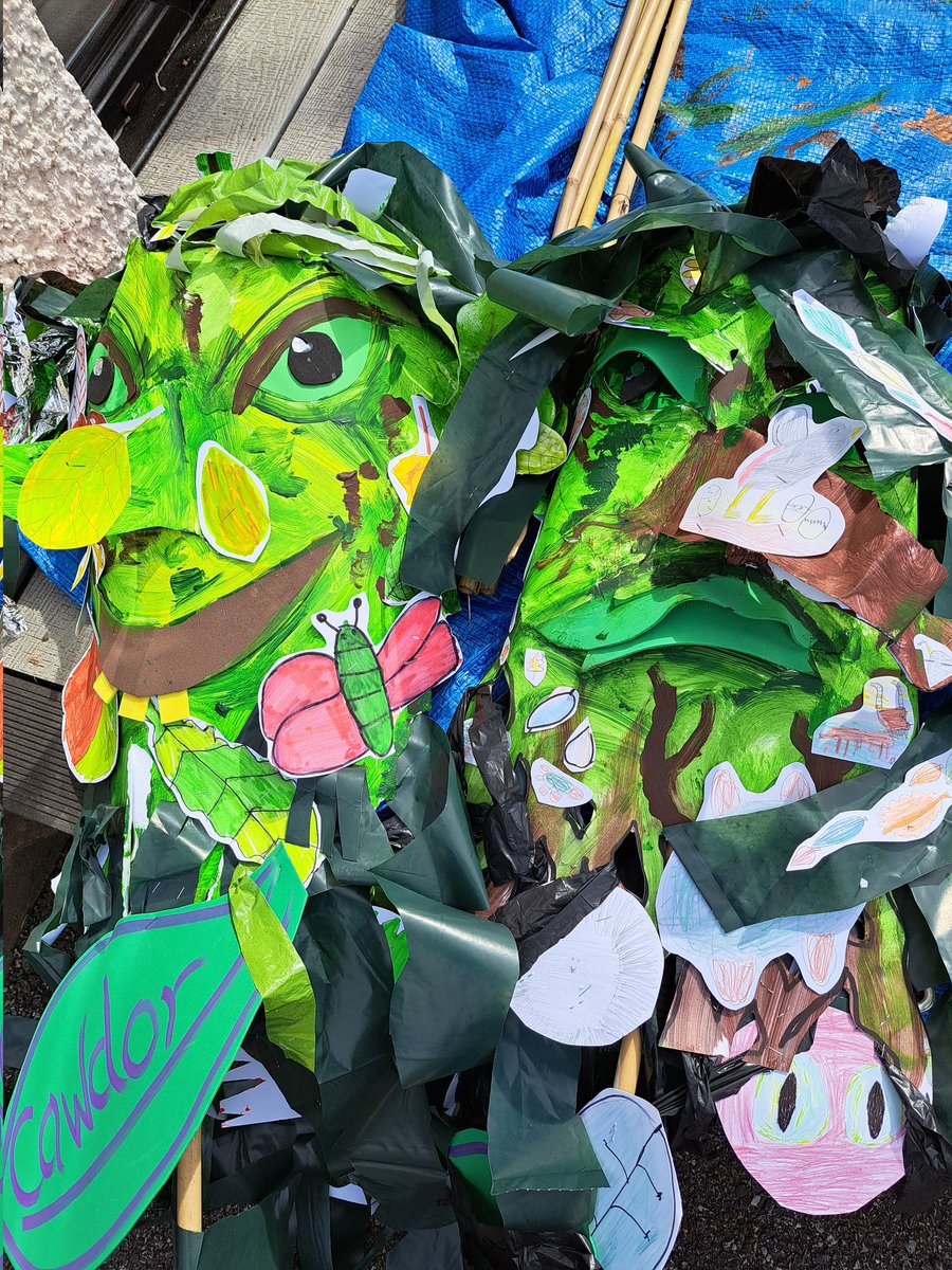 creepingtoad's tweet image. Assembling tree people for procession on sunday at @Nairn_Festival. Featured here are the Grumpy Old Man of Auldearn and The Mysterious Tree of Cawdor, #treestories