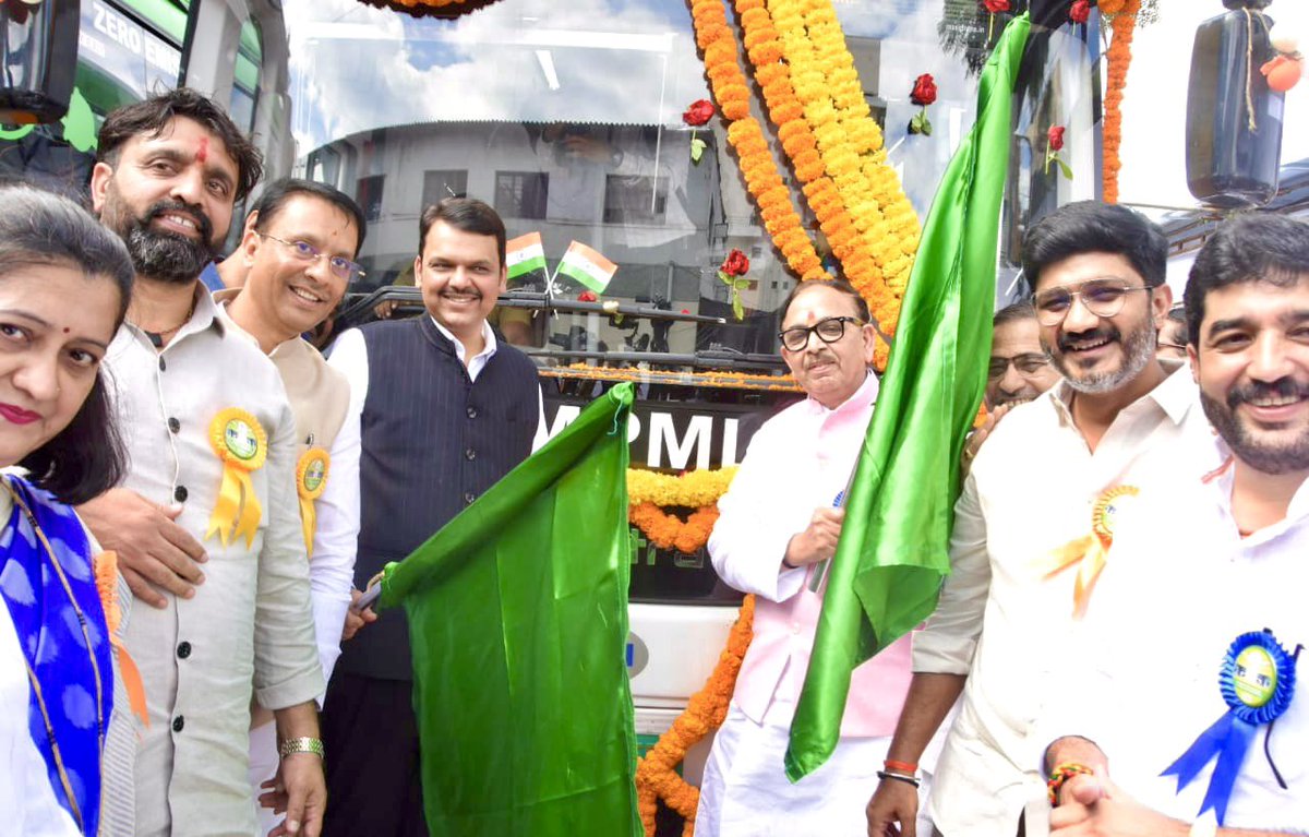Devendra Fadnavis tweet media