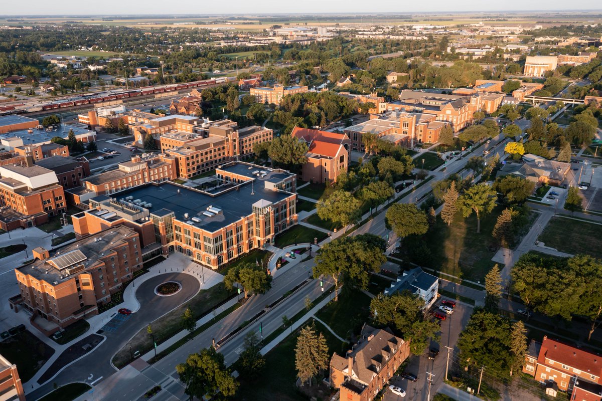 🚩Exciting news!🚩  We are hiring a TT mammal ecologist in the Department of Biology at UND.  See ad below and apply by Oct 15.
#biology #ecology #academia #mammalogy #wildlife 

jobs.chronicle.com/job/37313878/a…