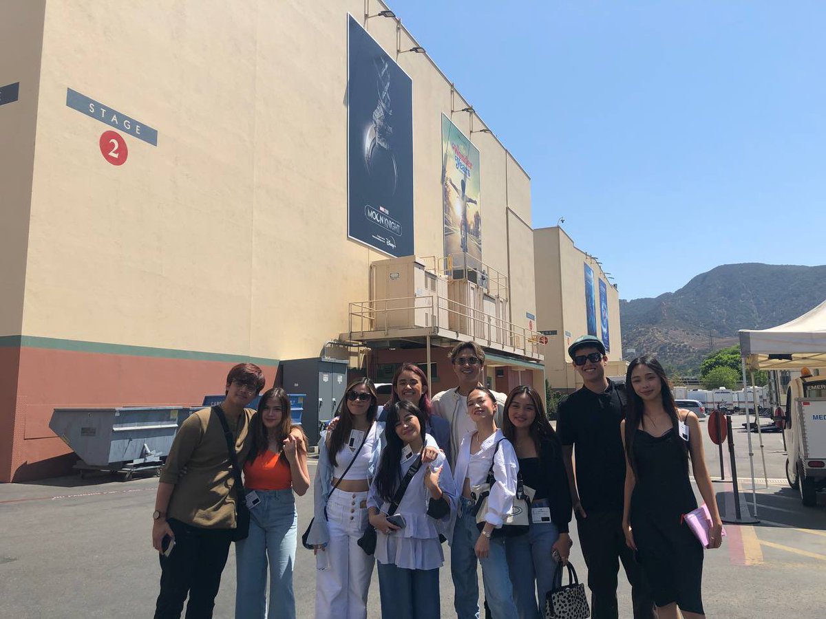 chikaatganap's tweet photo. Drummer Nate Laguzza, who works for David Foster, and session guitarist Andre Frappier, best known for working with Ariana Grande and Kelly Clarkson, also joined Troy and the singers' group. https://t.co/Ii910ceG5p