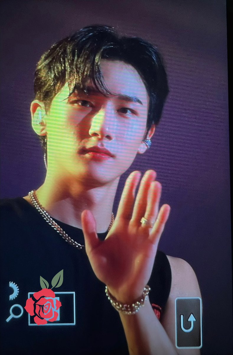 changkyun gallery tweet media