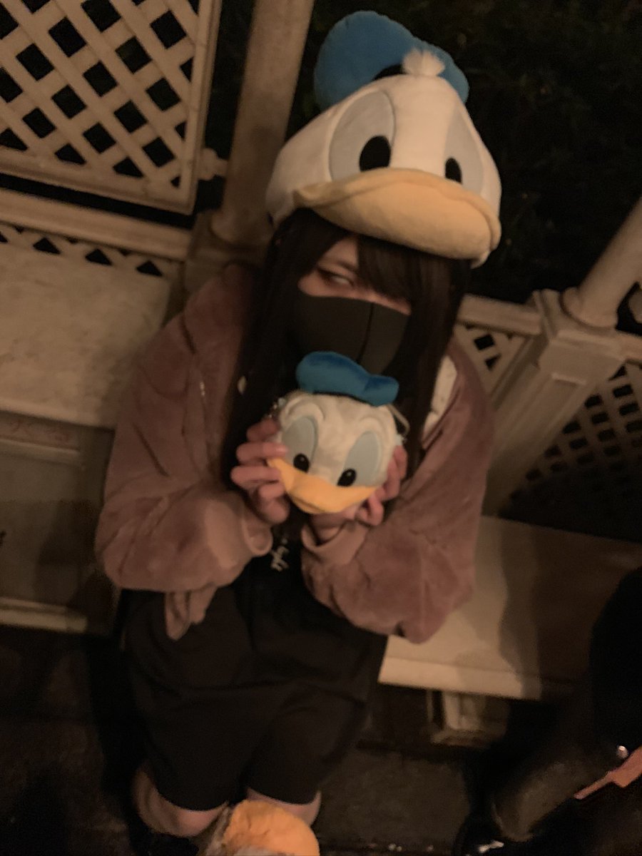 agoago_iii's tweet photo. 私が頭でかいからだけどウィッグって長時間つけてると頭痛くならん！？
おしゃれでたまにウィッグつけて遊び行ったりするけど脳みそ飛び出る https://t.co/PadptVhN6X