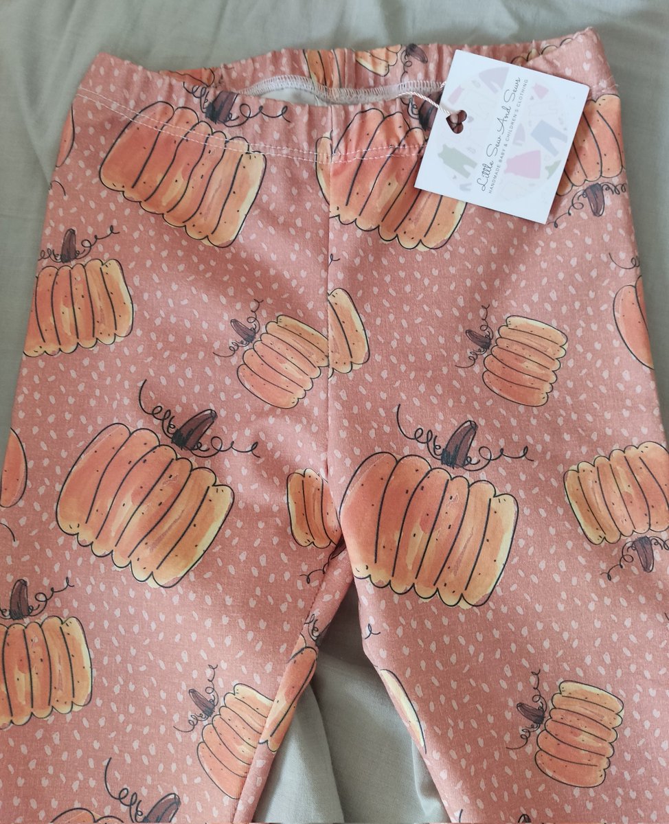 Couldn't resist these pumpkin leggings from Little Sew and Sews #Halloween2022 #autumnvibes