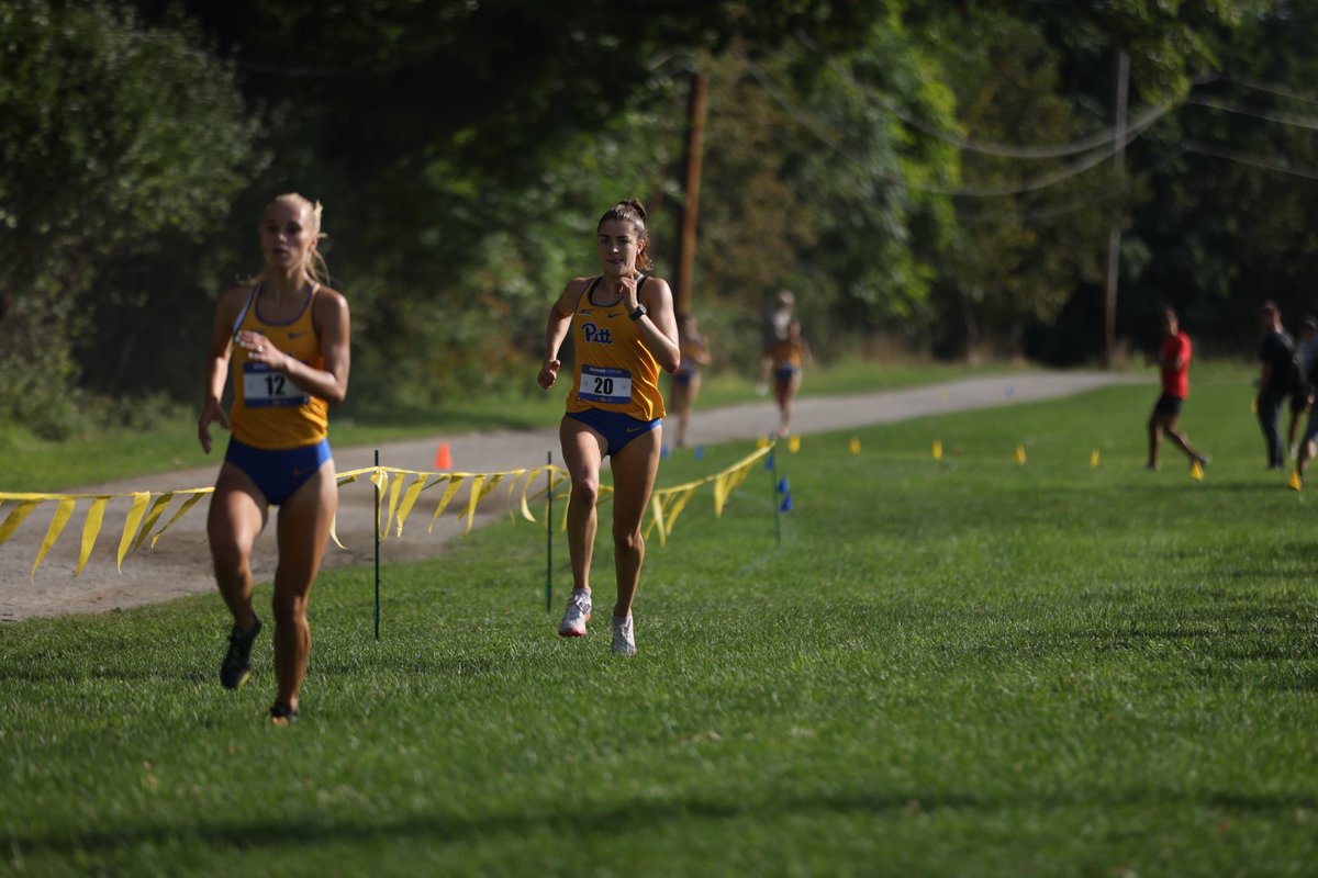 Pitt_TF_XC's tweet photo. Dominant win for the Pitt women‼️

1️⃣ @Ems_runs 
2️⃣ Caroline Rusinski
3️⃣ Sadie Carey-Tharp
4️⃣ Winnie Incorvaia

#H2P https://t.co/SLBDzxFqE2