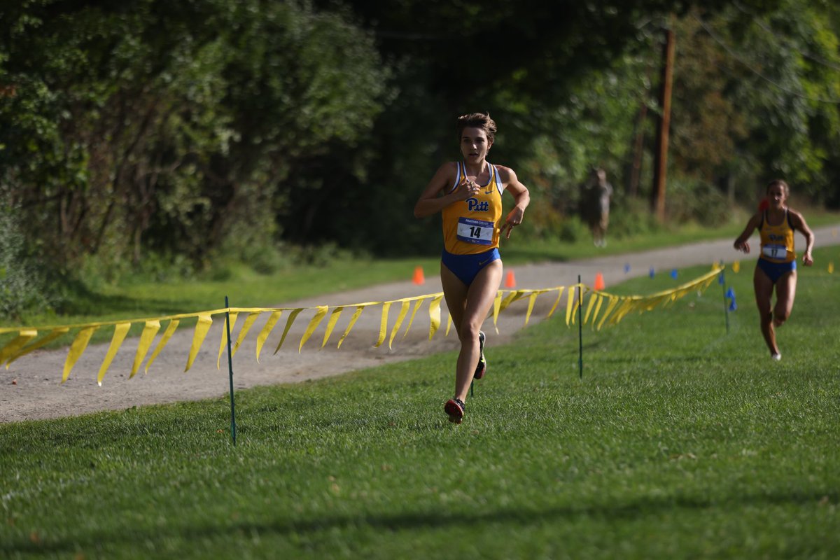 Pitt_TF_XC's tweet photo. Dominant win for the Pitt women‼️

1️⃣ @Ems_runs 
2️⃣ Caroline Rusinski
3️⃣ Sadie Carey-Tharp
4️⃣ Winnie Incorvaia

#H2P https://t.co/SLBDzxFqE2