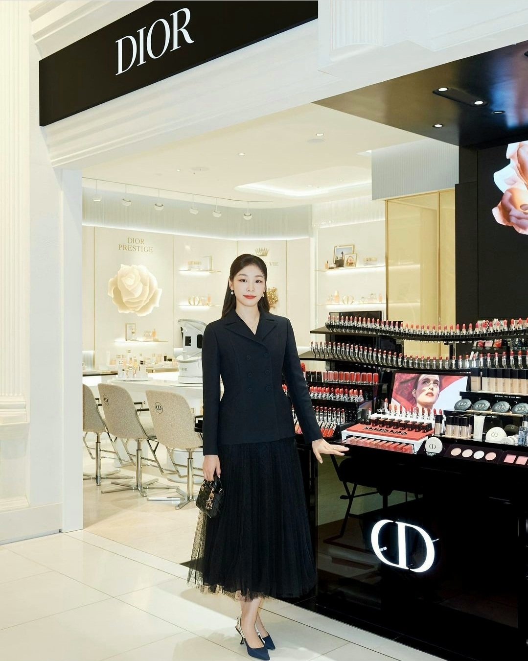 Fbp4yHdacAAHNgL?format=jpg&name=large