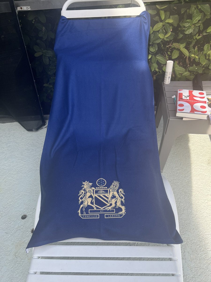 halered's tweet photo. @RossoBianco1878  looking good by the pool in Florida #MUFC_FAMILY #mufc https://t.co/bHkLo2tOXr