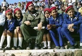pavon_carbonell's tweet photo. Fidel hace 60 años: "La más importante tarea de una revolución es educar " y así, cumplió los sueños de todos los que hemos sido formados por esta gran #Revolución gracias #Fidel y este 5 de Septiembre #CubaALasAulas porque #CubaEduca, porque
#CubaEsAmor. https://t.co/GFZYTupx0V