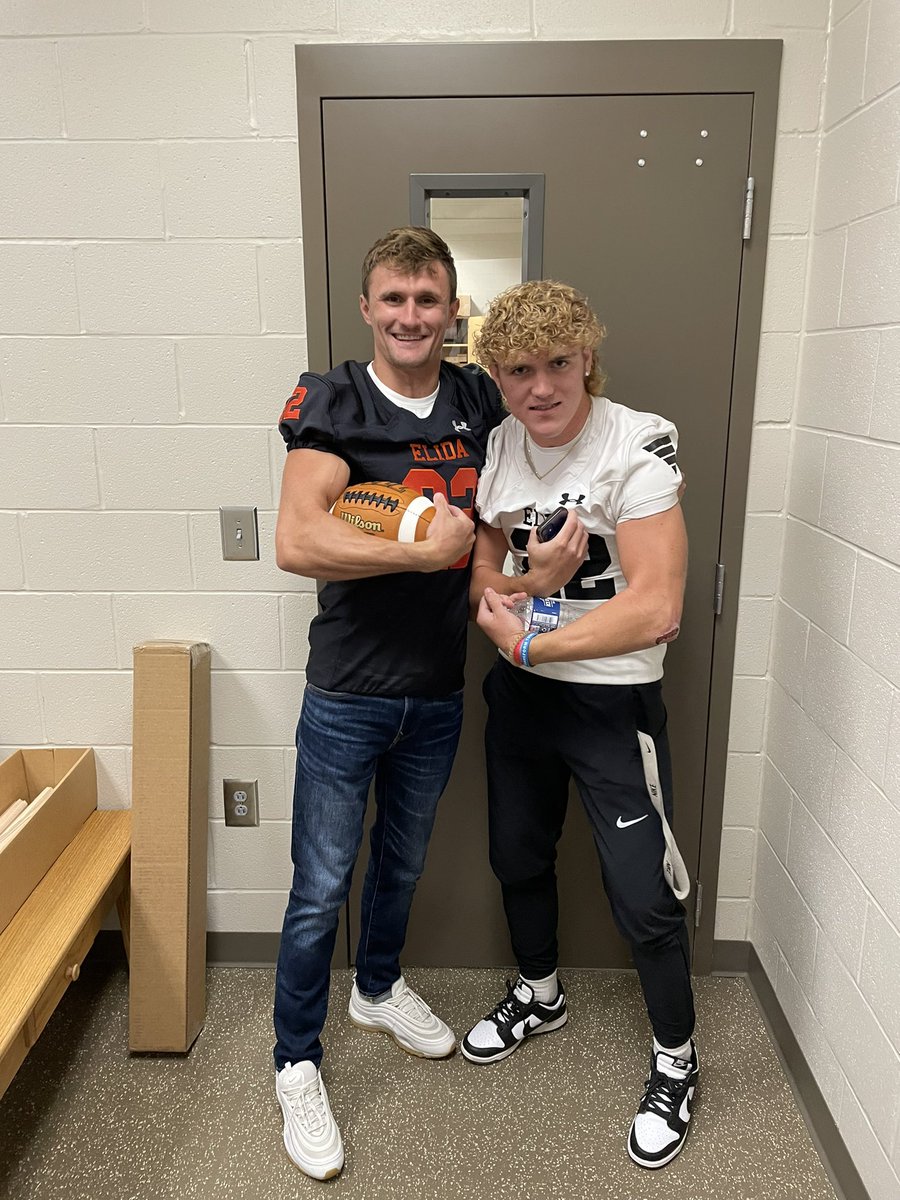 For Favorite teacher Friday-  senior <a href="/BradyKirk12/">BK</a> picked Mr. Mault to wear his jersey to school today. Surprisingly he fills it out fairly well. 💪🏼
