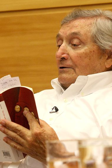 Oscar Landerretche tweet media