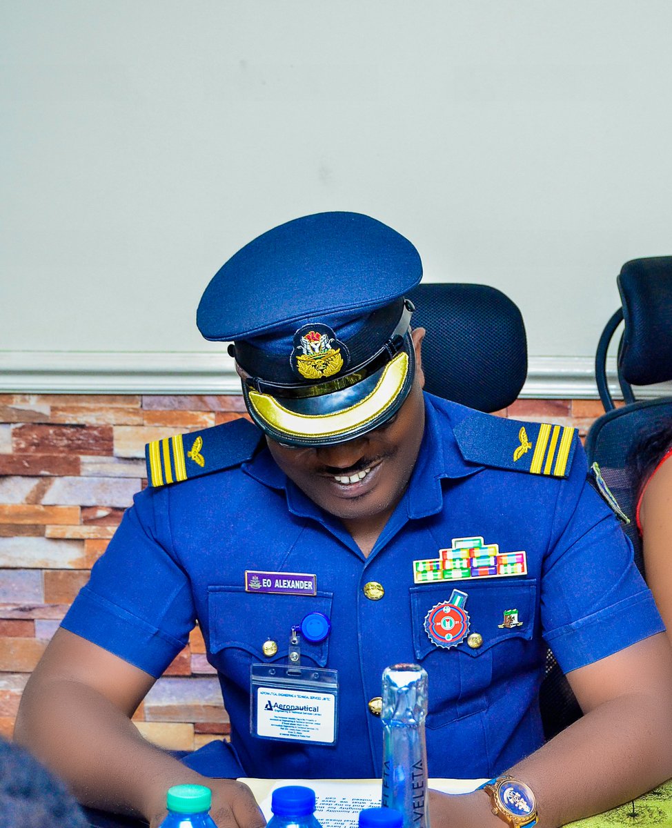 UKinNigeria's tweet photo. Today, we spotlight @alexentrical's #Chevening's success story.
 
As a Squadron Leader in the 🇳🇬Air Force, he has learnt more on technologies &amp; we look forward to welcoming him home to practice his learnings!

Read more about him👇

To apply for Chevening: https://t.co/q1idGDgxID https://t.co/B4rHSG6nob