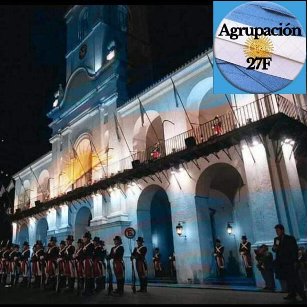 MatasFe32961039's tweet photo. Comunicado:
Repudiamos el intento de Magnicidio hacia la Vice Pta. De la Nación al llegar a su domicilio; pedimos el rápido esclarecimiento del hecho.
Expresamos nuestra solidaridad acompañando a toda su familia en este momento crucial y crítico en lo personal como en lo político https://t.co/5cVJsbnyfO