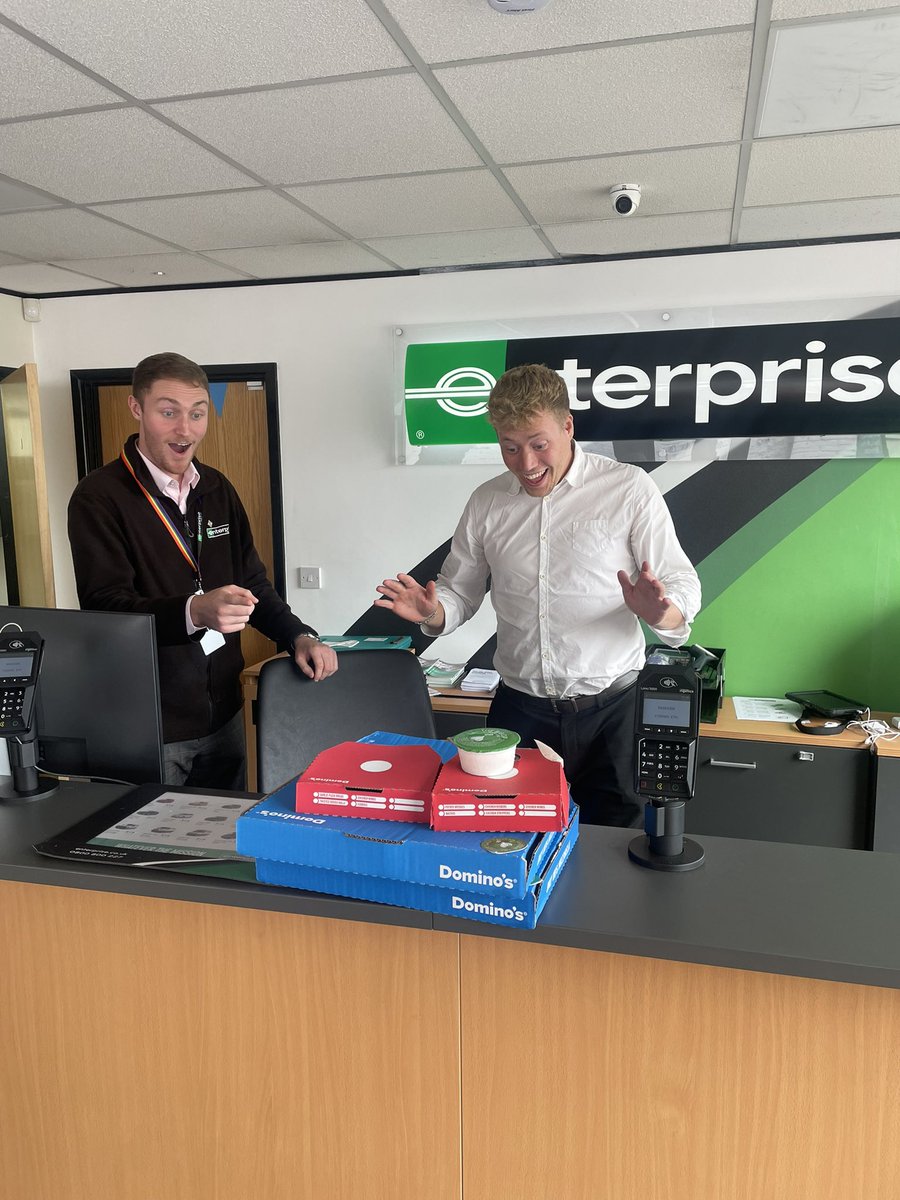 Great first week comes to a close at 72, got the boys some pizza to say thanks for all their help for smashing this first week out the park 👏 <a href="/calshearer_erac/">Calum Shearer</a> <a href="/luketoppingerac/">Luke Topping</a> #werewardhardwork #growth