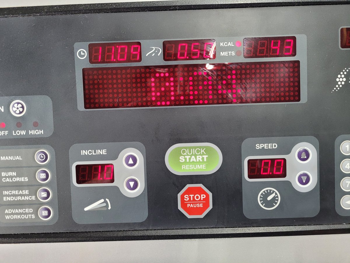 CMacGaming22's tweet photo. Started a weight loss journey Tuesday. Before I do cardio I do either chest and back or biceps, triceps, and traps. This is Tuesday to Friday in order. #Grind #gains #workoutmotivation #BetterDays #cantstopme @ImGraysonRogers https://t.co/Tm8BIypW7M