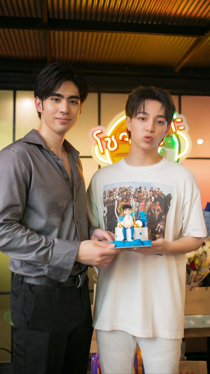 bbee_nrh's tweet photo. เก็บตก จากพ่อเอก #ดุลบาส #dunromch #บาสเด็กอ้วนที่แท้จริง #ดุลร่มยี่สิบสี่ปาร์ตี้หมูกระทะ https://t.co/8qEiXiJOT7